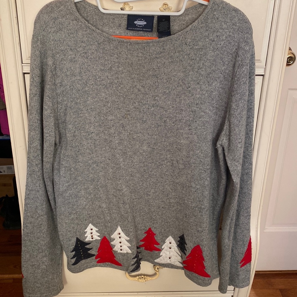 Women’s gray holiday sweater